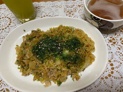 市販焼きそばを使った節約そばめし